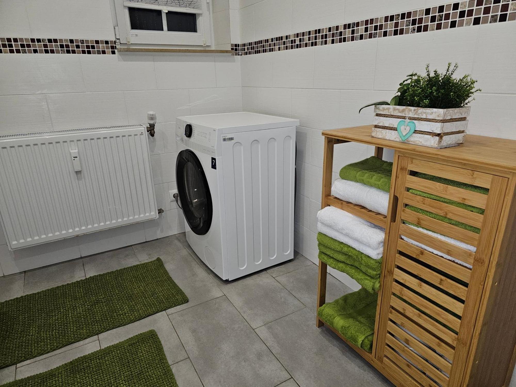 Warburg, Fewo "Sweet Home" 2,5 Zi- Eg-Separater Eingang - Parkplatz - Terasse- Komfortabel,Renoviert Exterior photo