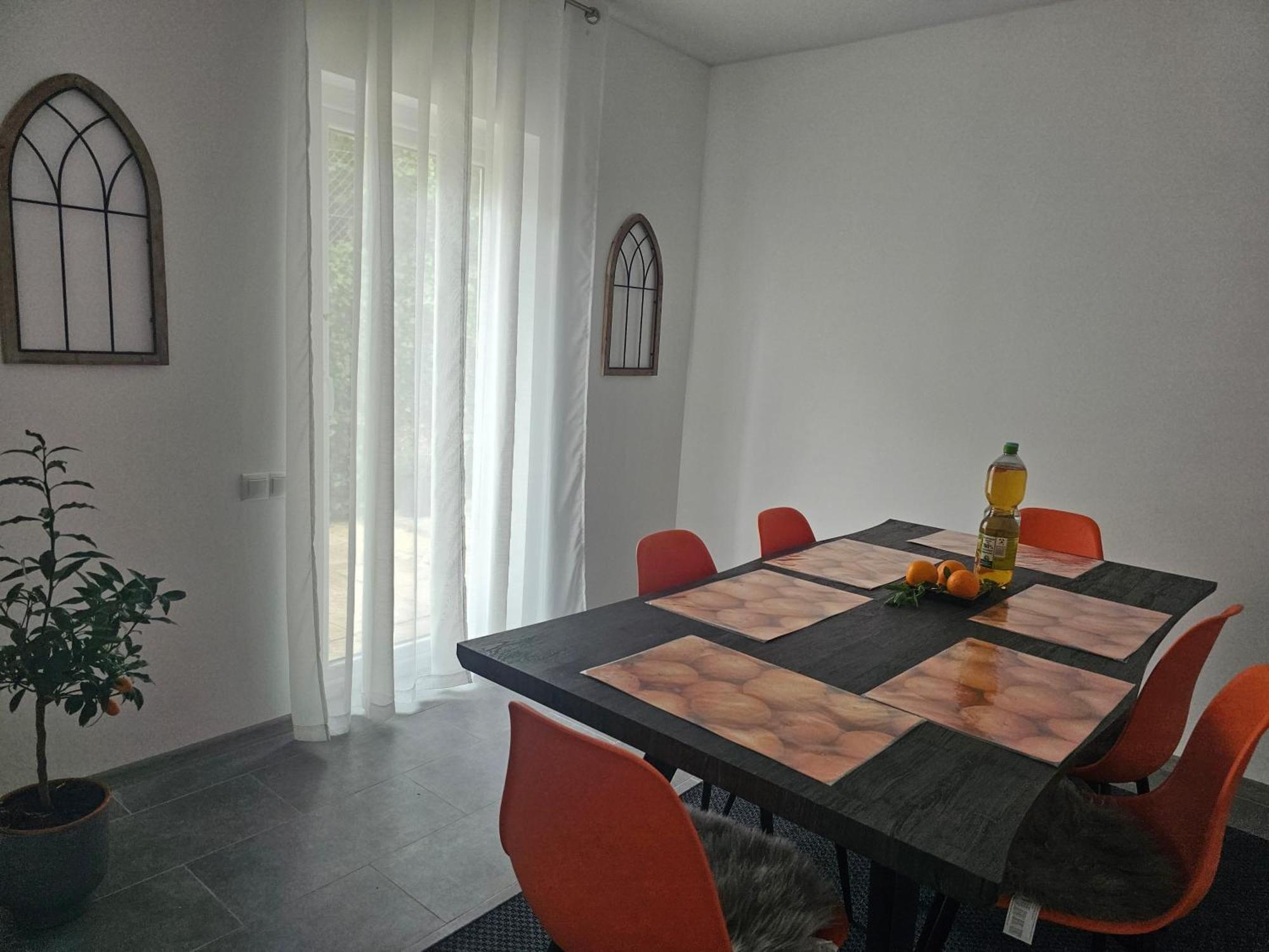 Warburg, Fewo "Sweet Home" 2,5 Zi- Eg-Separater Eingang - Parkplatz - Terasse- Komfortabel,Renoviert Exterior photo